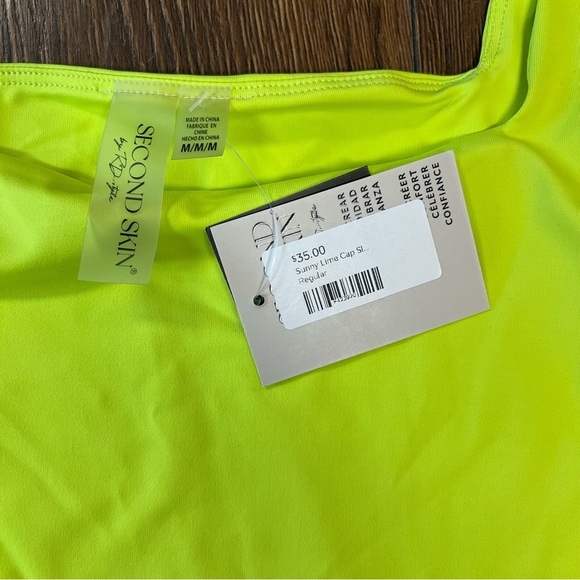 🆕 Second skin Stacy top in sunny lime SZ MED - Picture 6 of 6